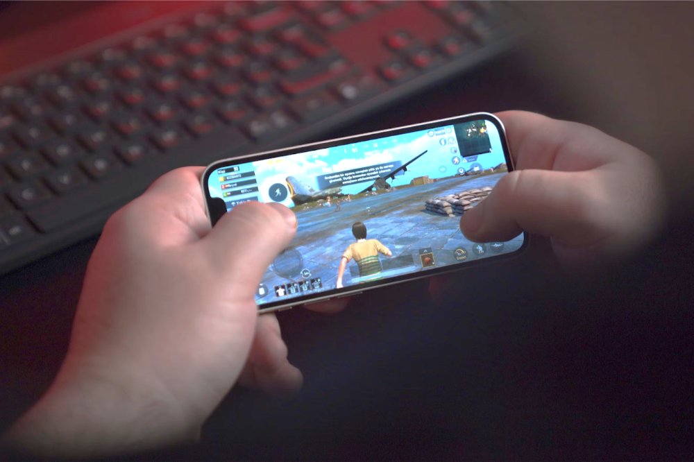 Лучшие экраны для фильмов и игр: какой смартфон выбрать?
