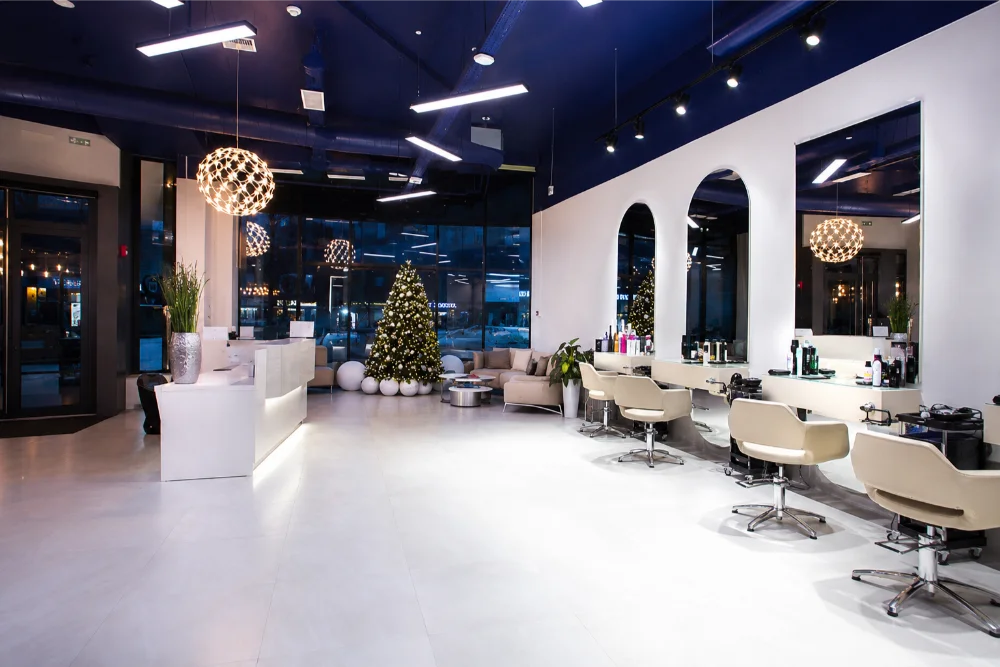 Salones de belleza en Batumi: Dónde hacerse la manicura, peinarse, recibir tratamientos de cosmetología y cuidado corporal